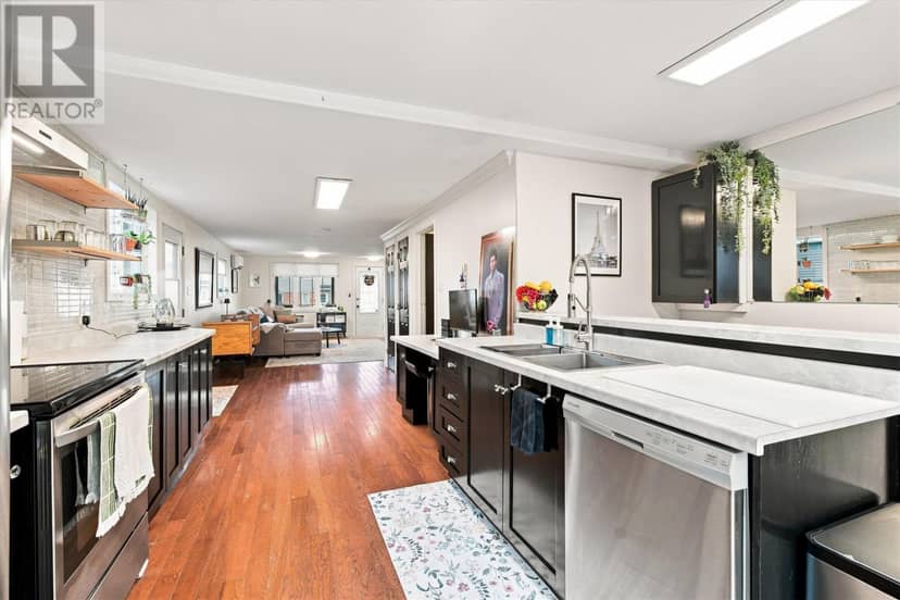 624 Empire Avenue — photo 6 of 21