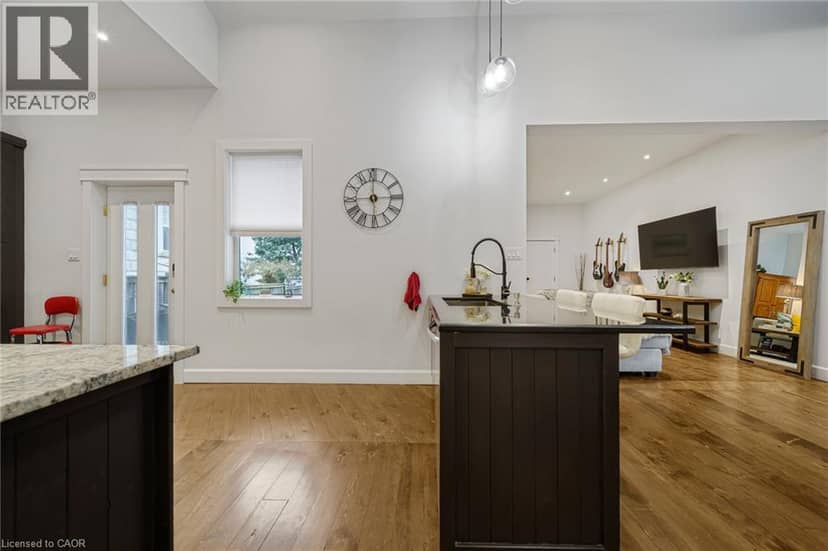 28 CAMBRIDGE Street — photo 12 of 39