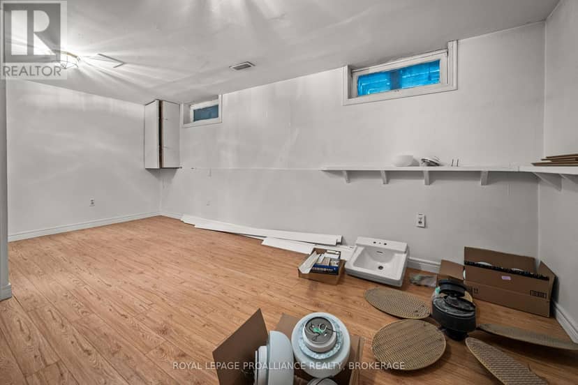 42 Wycliffe Crescent — photo 27 of 39