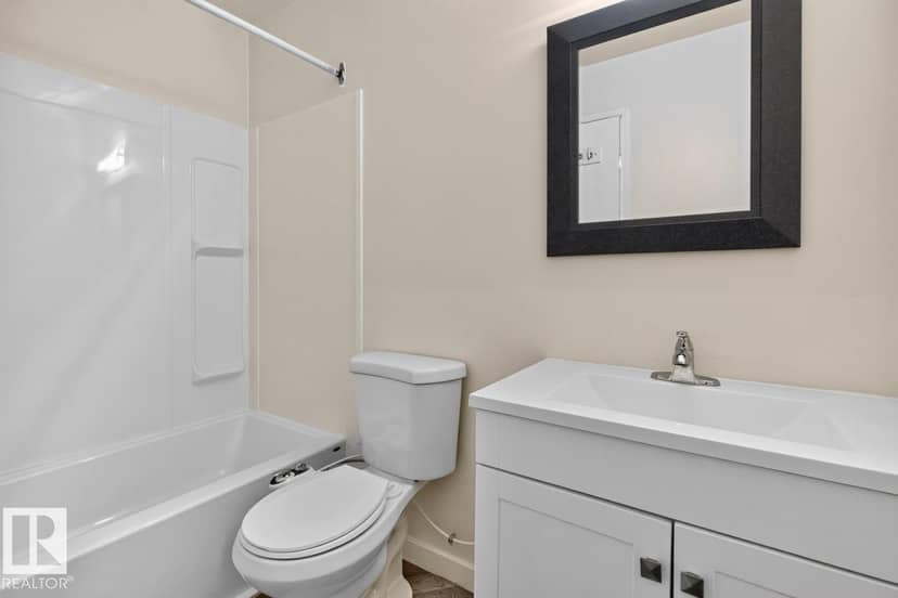#106 237 Woodvale Rd NW — photo 16 of 25