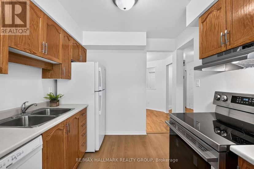 49 Robarts Crescent — photo 12 of 40