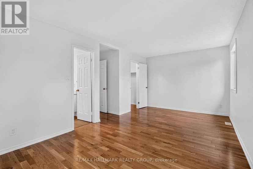 49 Robarts Crescent — photo 27 of 40