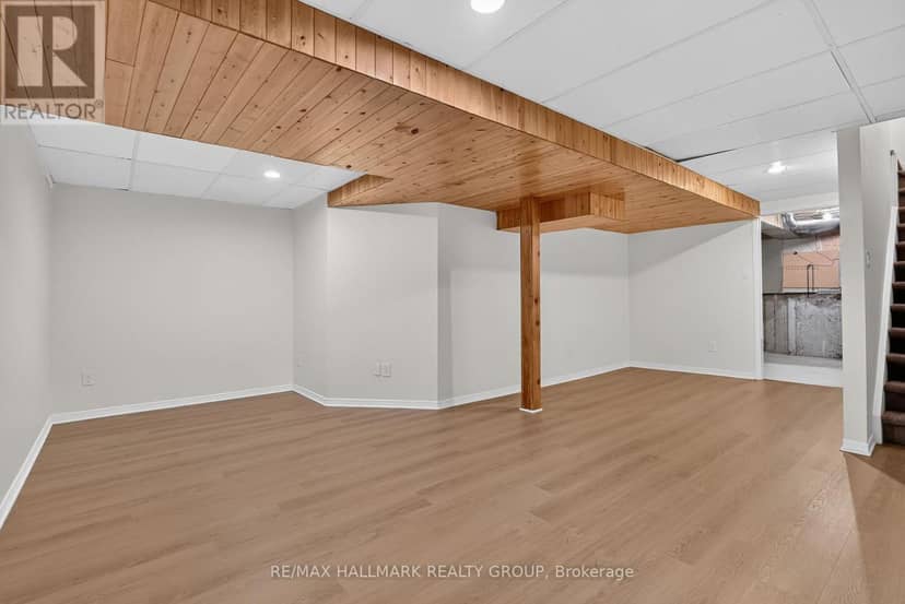 49 Robarts Crescent — photo 35 of 40