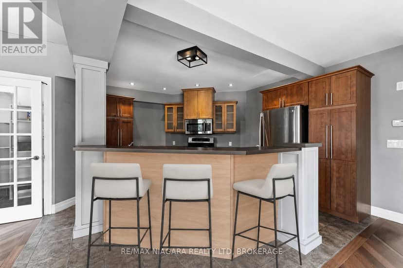 291 Vine Street — photo 16 of 38