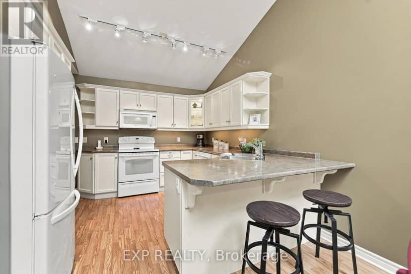22 - 3241 Montrose Road — photo 12 of 36