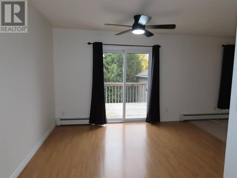 3 Elmwood AVE — photo 8 of 26