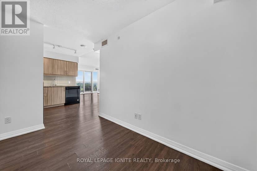 1110 - 30 Meadowglen Place — photo 14 of 39