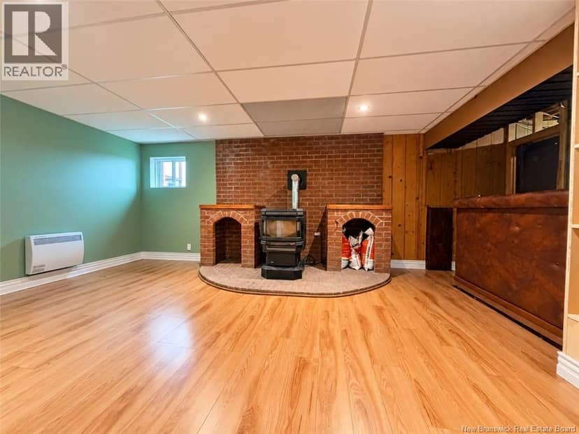 460 Vanier Street — photo 11 of 28