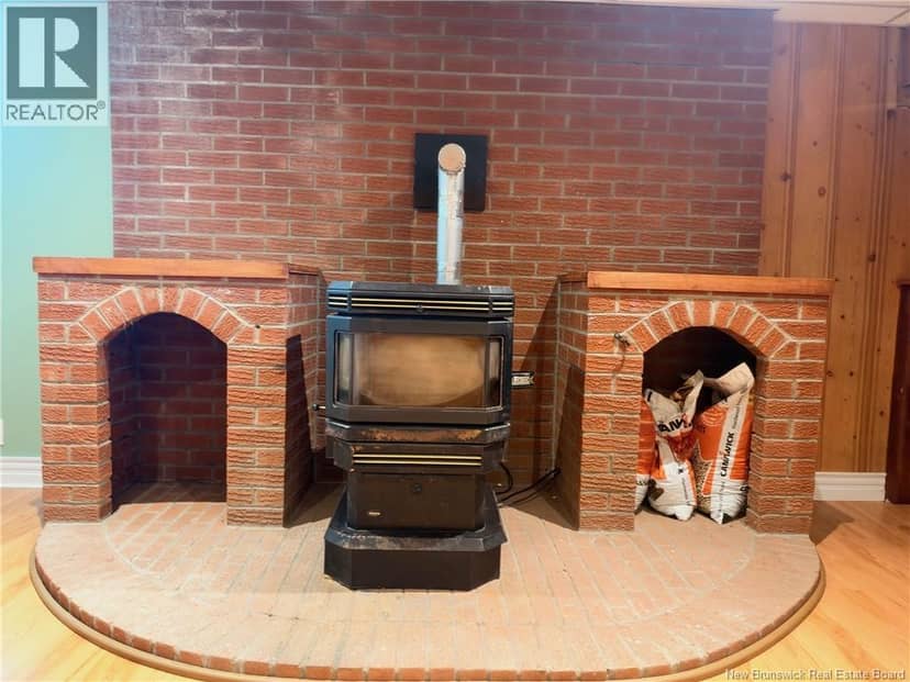 460 Vanier Street — photo 12 of 28