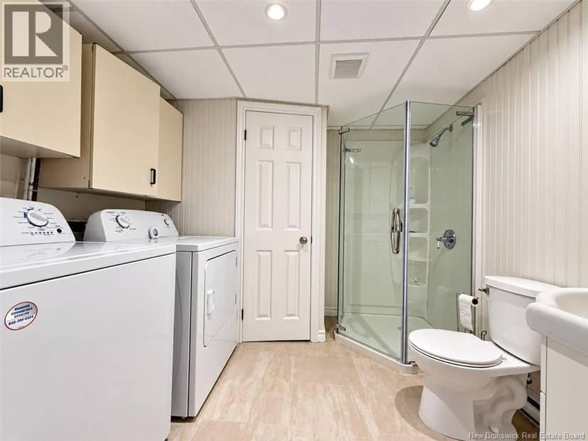 460 Vanier Street — photo 14 of 28