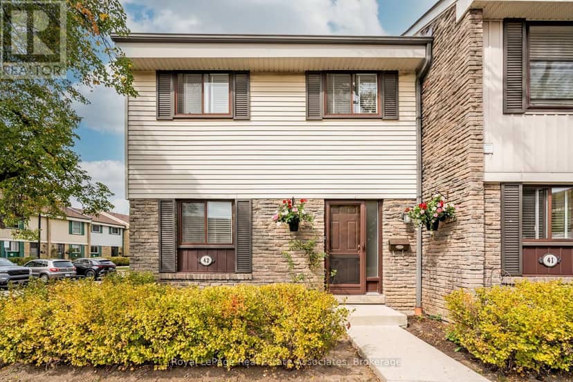 42 - 2779 Gananoque Drive — photo 1 of 35