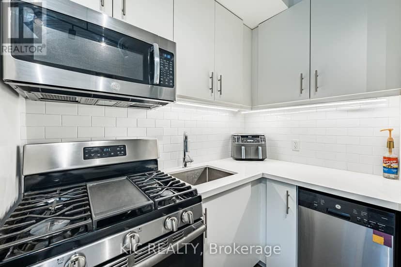 111 - 1183 Dufferin Street — photo 10 of 35