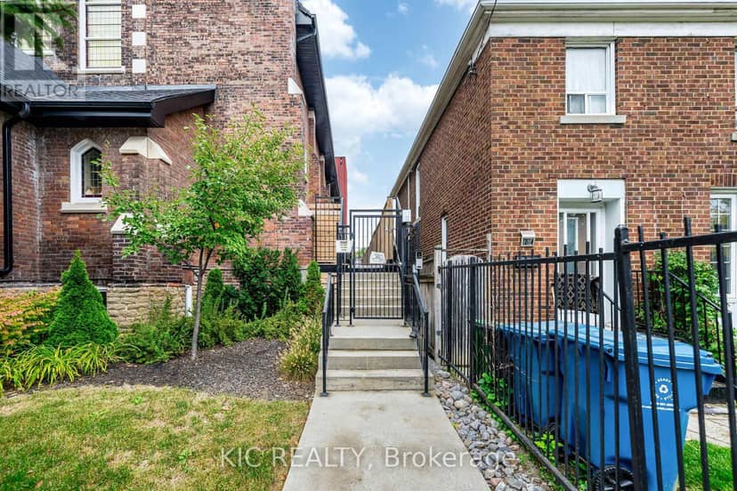 111 - 1183 Dufferin Street — photo 32 of 35