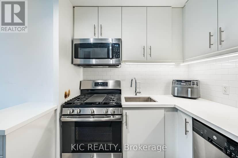111 - 1183 Dufferin Street — photo 8 of 35