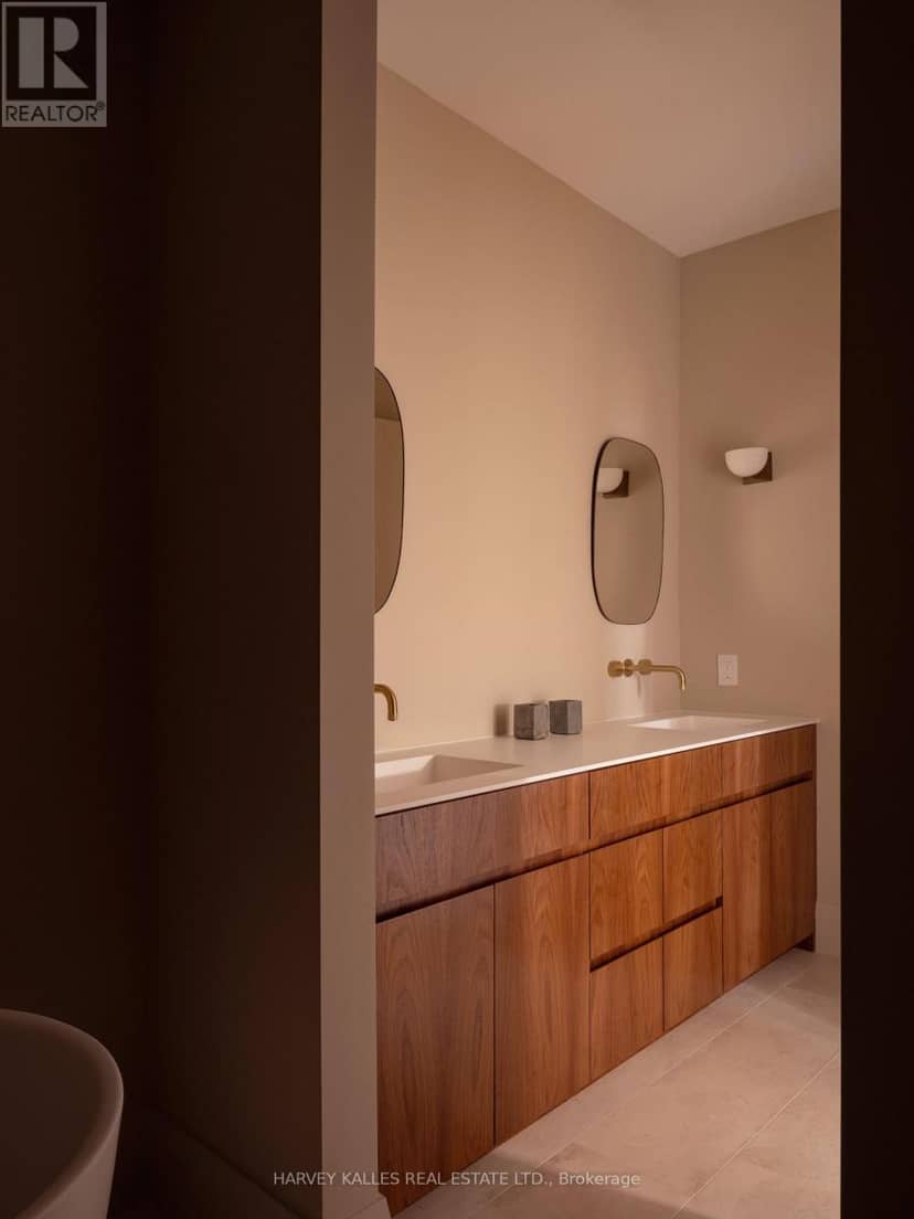 B - 157 Hallam Street — photo 18 of 21
