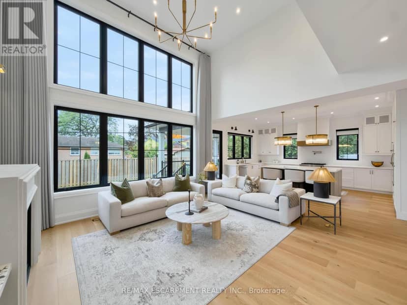 260 Kent Crescent — photo 12 of 40