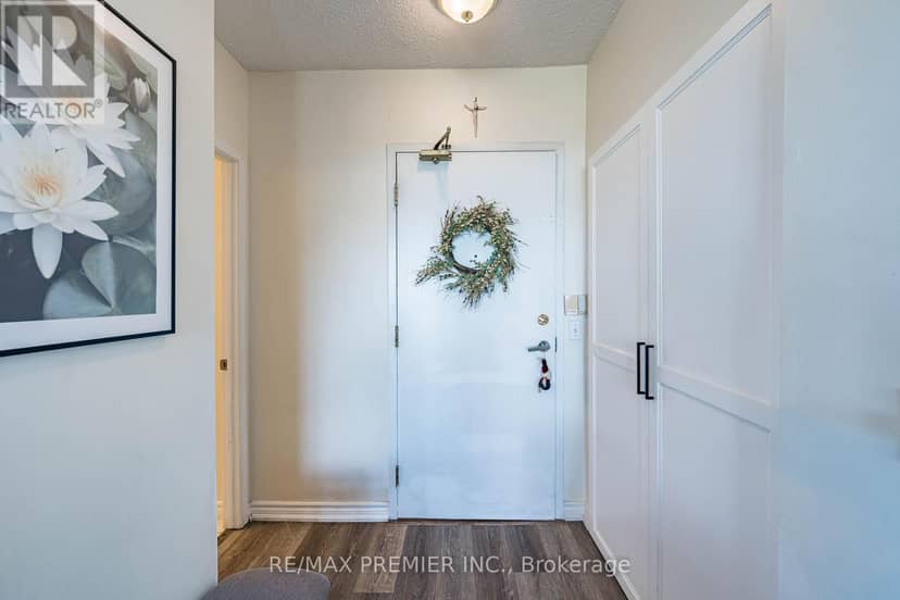 603 - 200 Burnhamthorpe Road E — photo 14 of 40