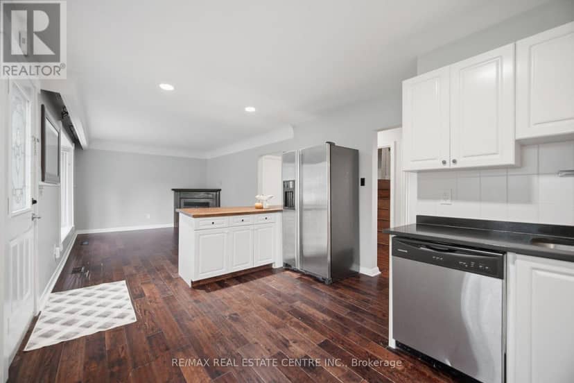 4 Lincoln Crescent — photo 15 of 40