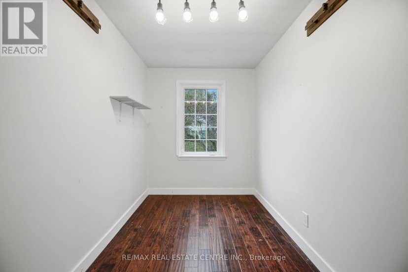 4 Lincoln Crescent — photo 25 of 40