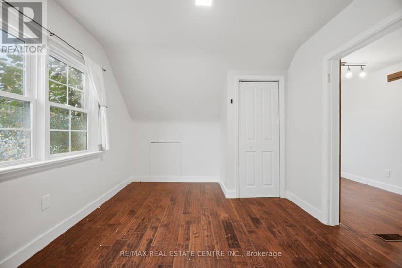 4 Lincoln Crescent — photo 27 of 40