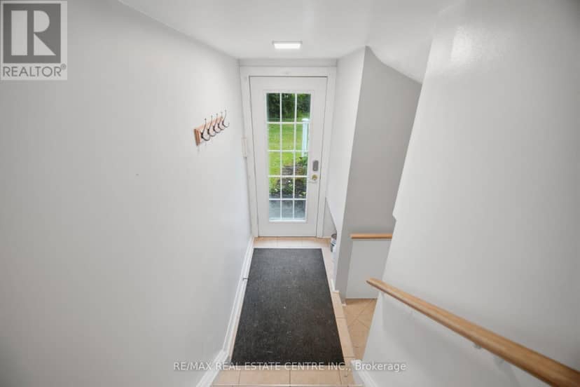 4 Lincoln Crescent — photo 30 of 40