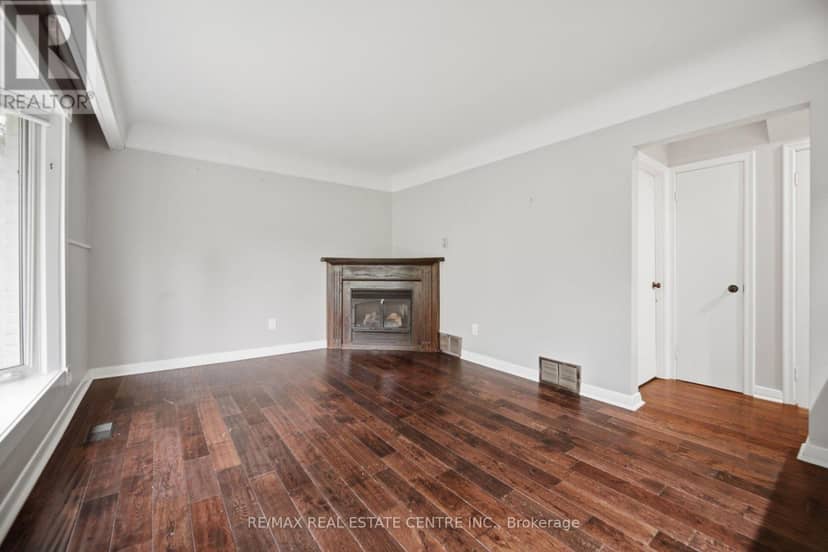 4 Lincoln Crescent — photo 7 of 40