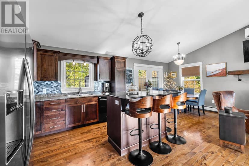 18 Cedar Avenue — photo 12 of 40