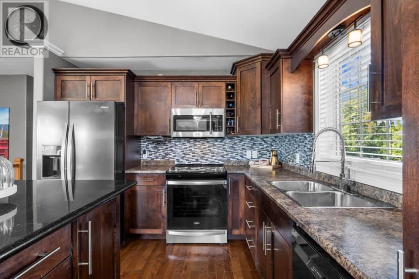 18 Cedar Avenue — photo 13 of 40
