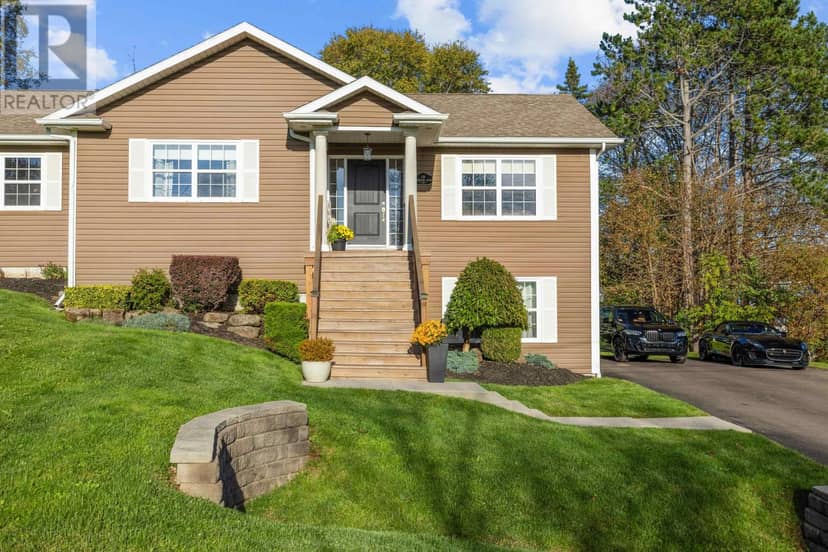 18 Cedar Avenue — photo 2 of 40
