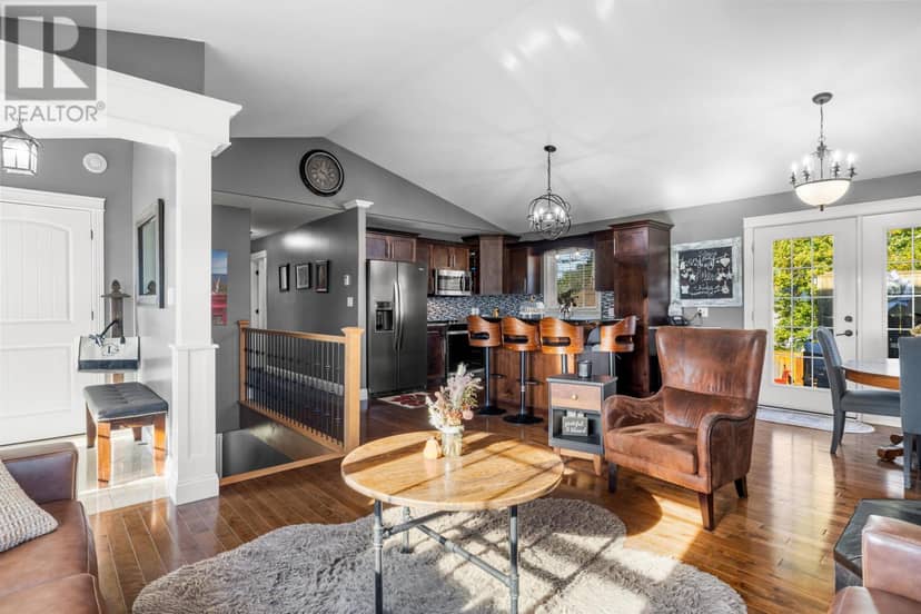 18 Cedar Avenue — photo 24 of 40