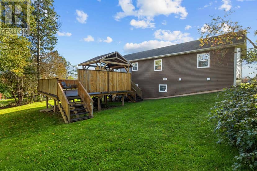 18 Cedar Avenue — photo 37 of 40