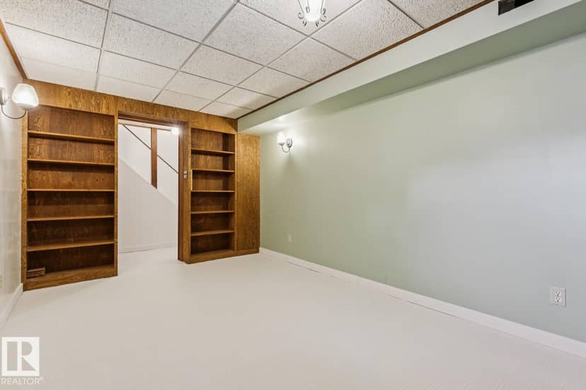 11519 42 AV NW — photo 22 of 40