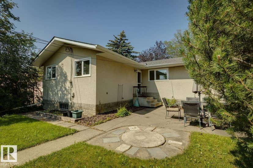 11519 42 AV NW — photo 35 of 40