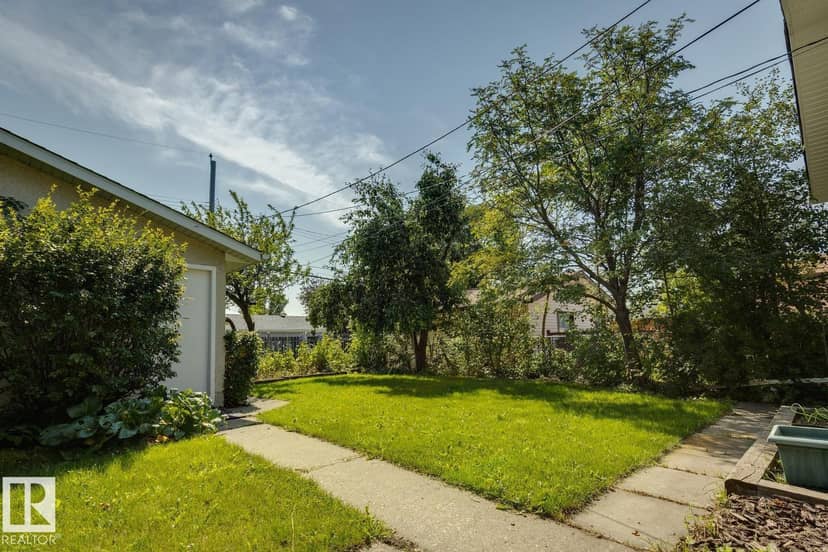 11519 42 AV NW — photo 37 of 40