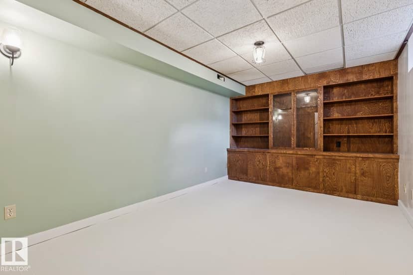 11519 42 AV NW — photo 21 of 40