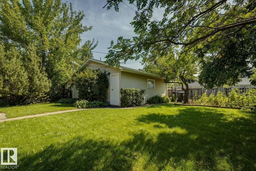 11519 42 AV NW — photo 38 of 40