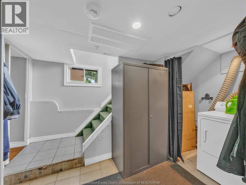 2724 Pillette Road — photo 15 of 40