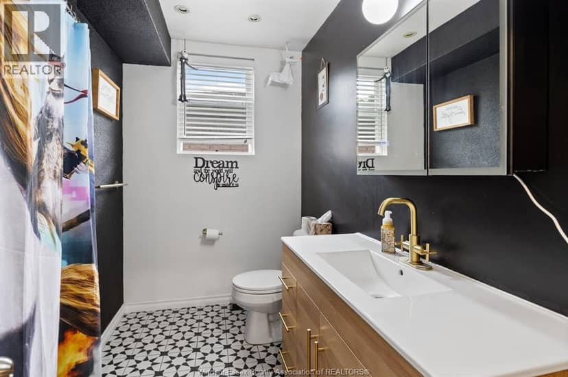 1657 Westminster Boulevard — photo 10 of 14