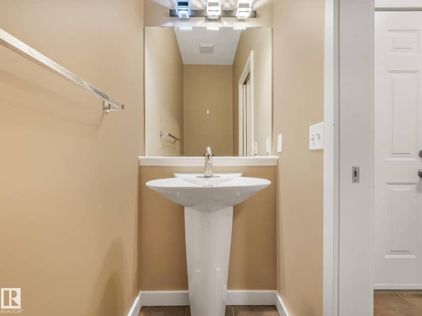 458 Macewan Rd SW — photo 38 of 40