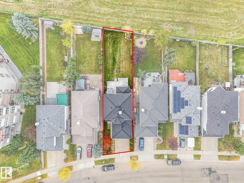 458 Macewan Rd SW — photo 10 of 40