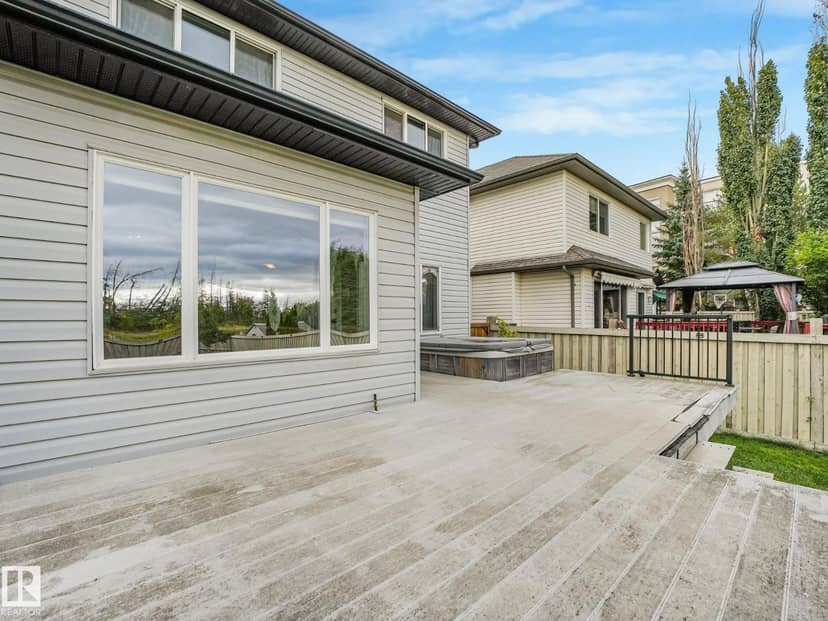 458 Macewan Rd SW — photo 14 of 40