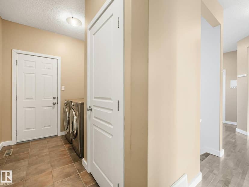 458 Macewan Rd SW — photo 25 of 40