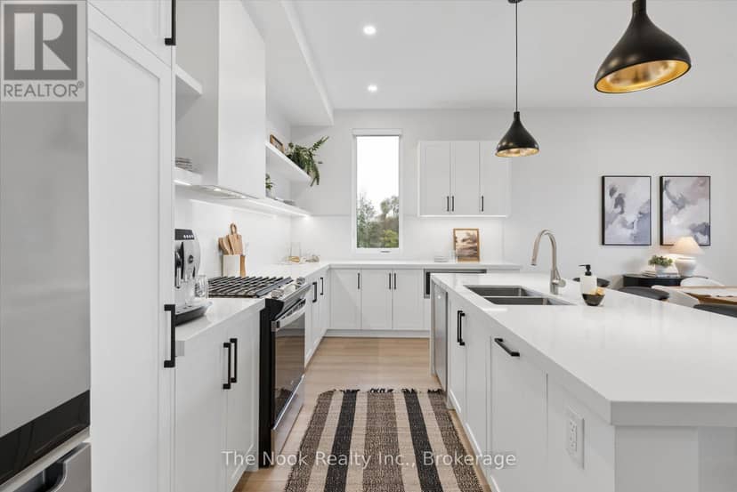 16 - 19 West Street N, Kawartha Lakes, photo 6