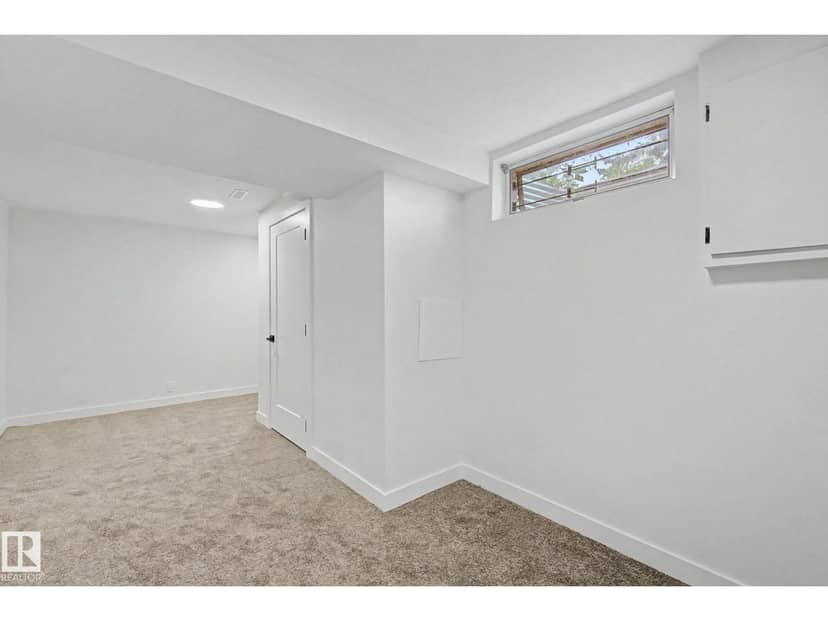 133 Grandin Vg — photo 33 of 40