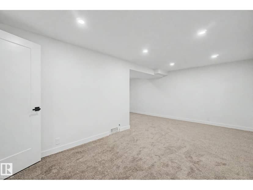 133 Grandin Vg — photo 29 of 40