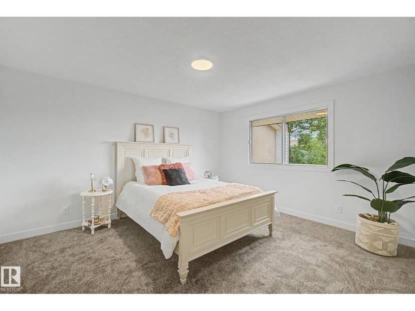 133 Grandin Vg — photo 15 of 40