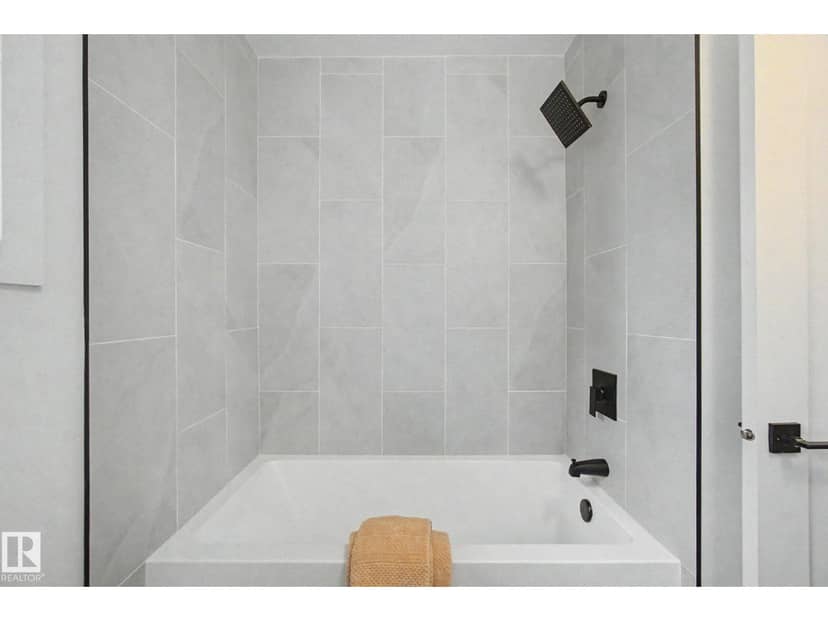 133 Grandin Vg — photo 19 of 40