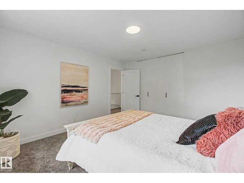 133 Grandin Vg — photo 17 of 40
