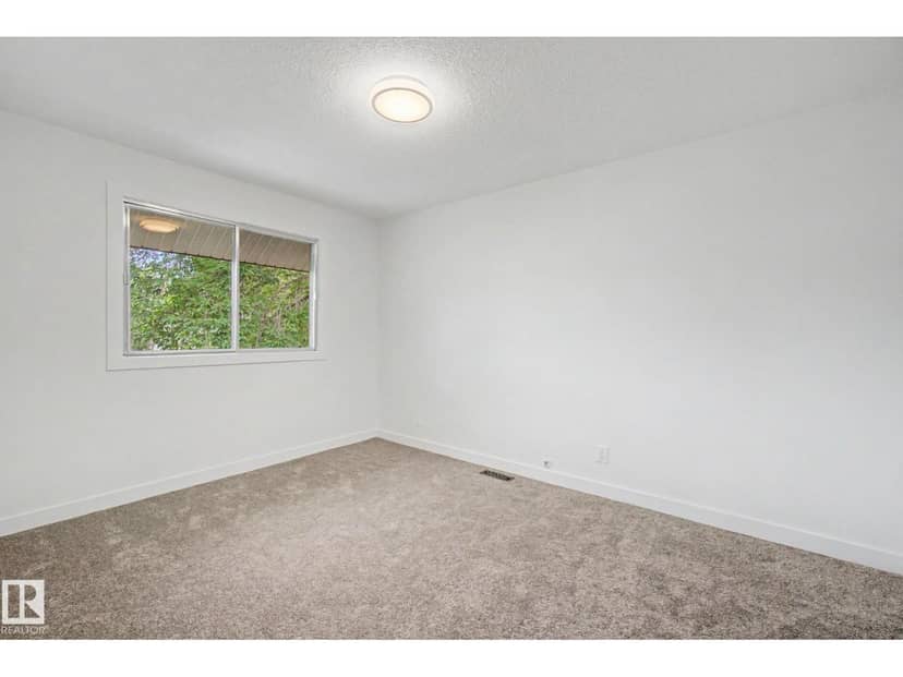 133 Grandin Vg — photo 23 of 40
