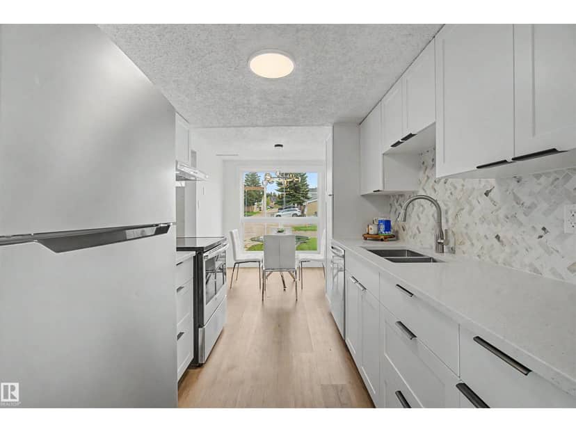 215 Grandin Vg, St. Albert, photo 8